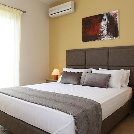 Dina Apartments Razáta Eksteriør billede